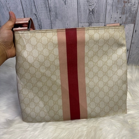 GUCCI canvass crossbody bag in pink and white - Picture 6 of 17